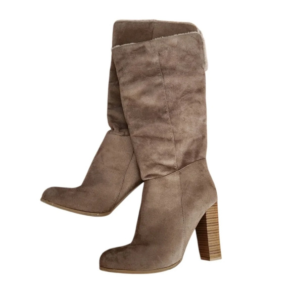 ⭐️ HOST PICK ⭐️ Wild Diva Suede Boots Size 8.5 - Picture 3 of 4